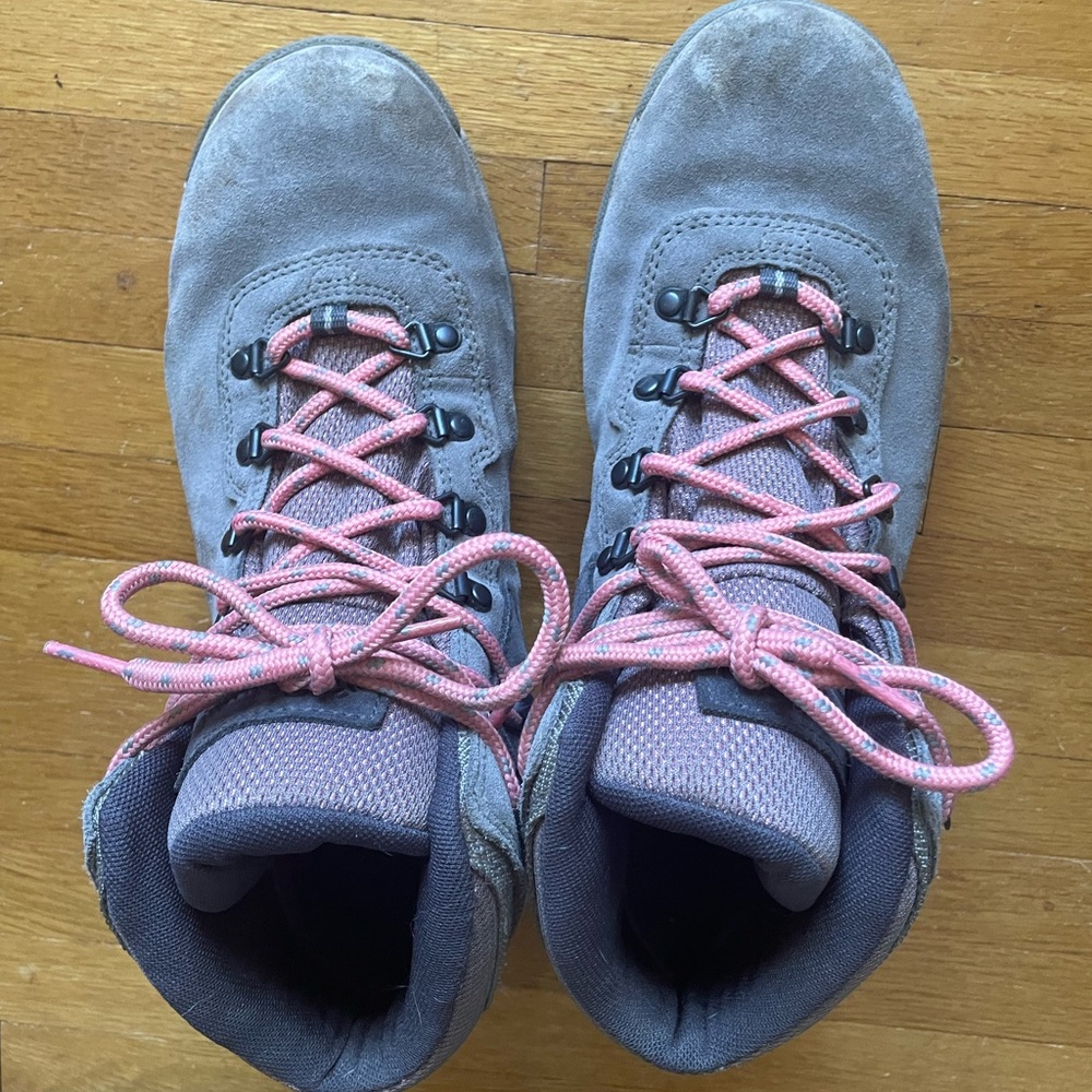 Columbia Newton Ridge hiking boots W 11